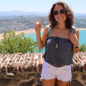 Meet your Posher, Milana